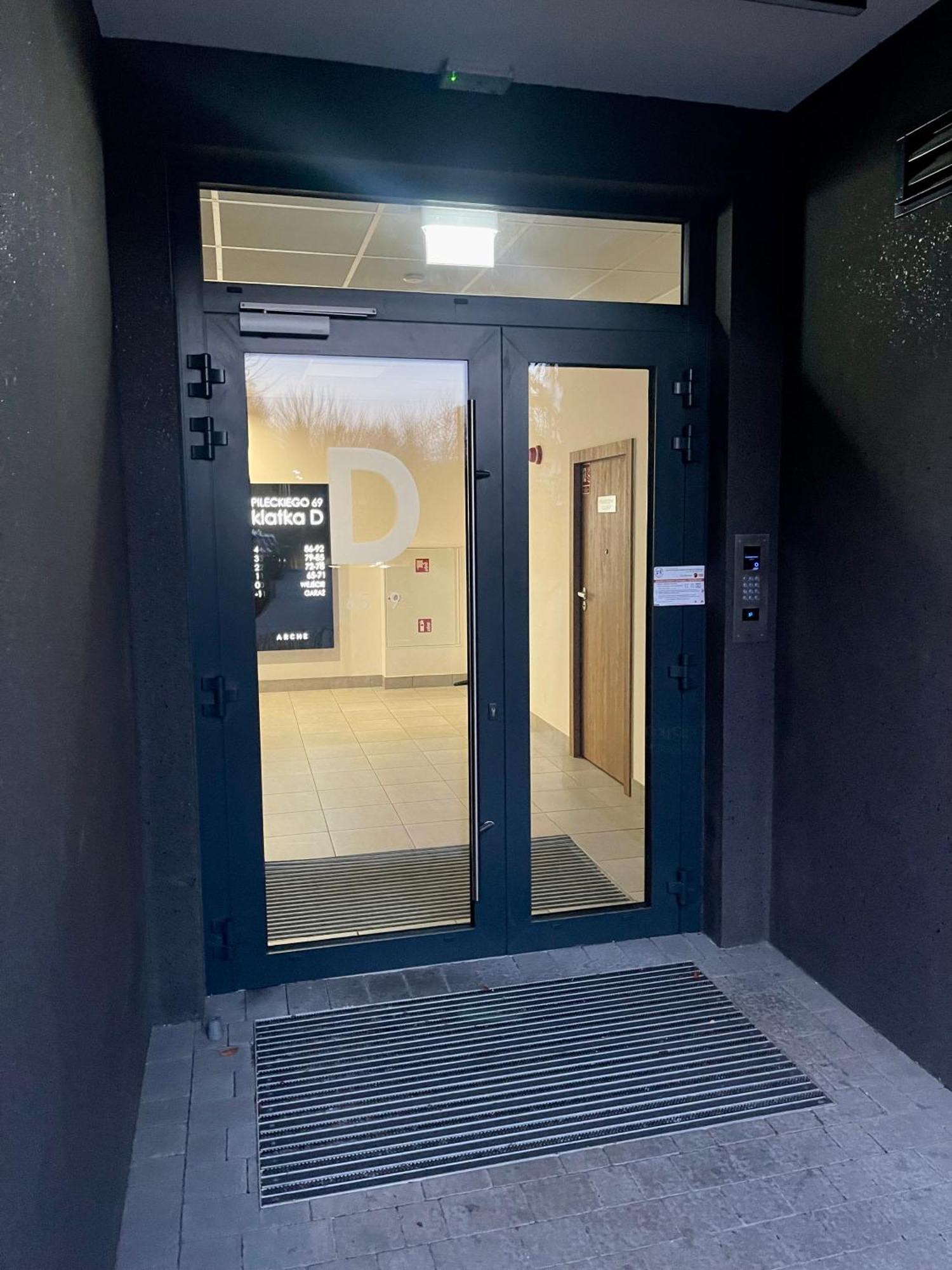 Time&House Pileckiego Przy Centrum Onkologi I Klinice Novum Apartament Na Wylacznosc Pokoj,Sypialnia,Lozko, Lazienka,Kuchnia Διαμέρισμα Βαρσοβία Εξωτερικό φωτογραφία